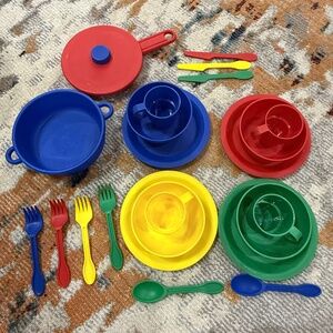 Multi Color Toddler Kid Play Dinner Ware plates bowls cups pan toy set dishes